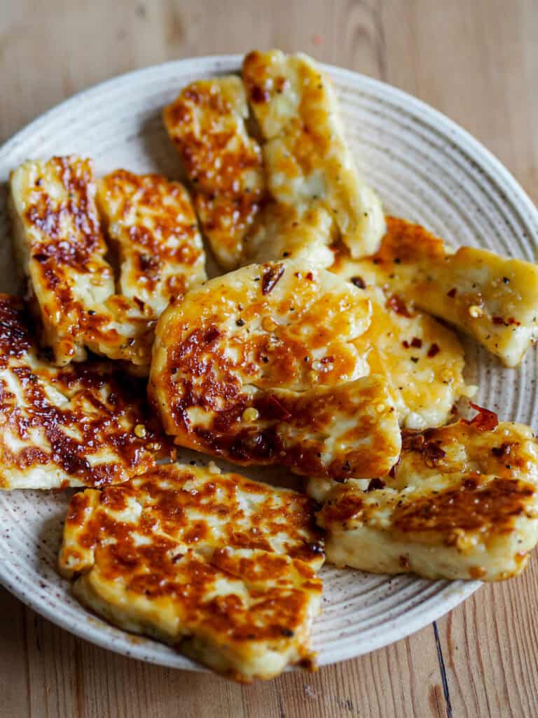 stegt marineret halloumi